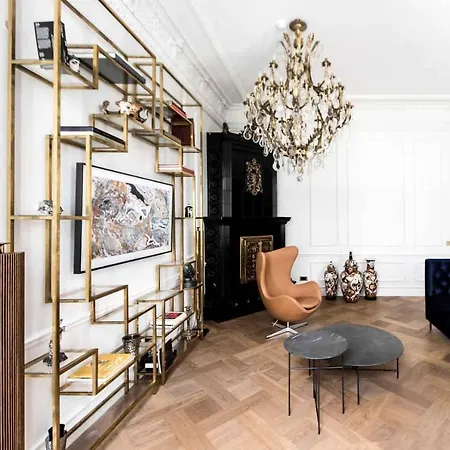 Luxury Art & Antique In Apartment